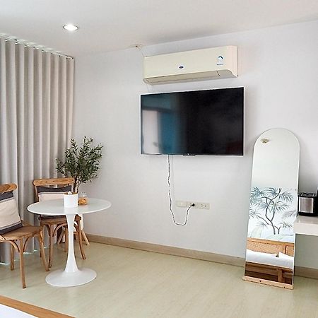 The Beach Bangsaen By Thanthita Next To Wonnapa Beach Free Disney Plus 外观 照片