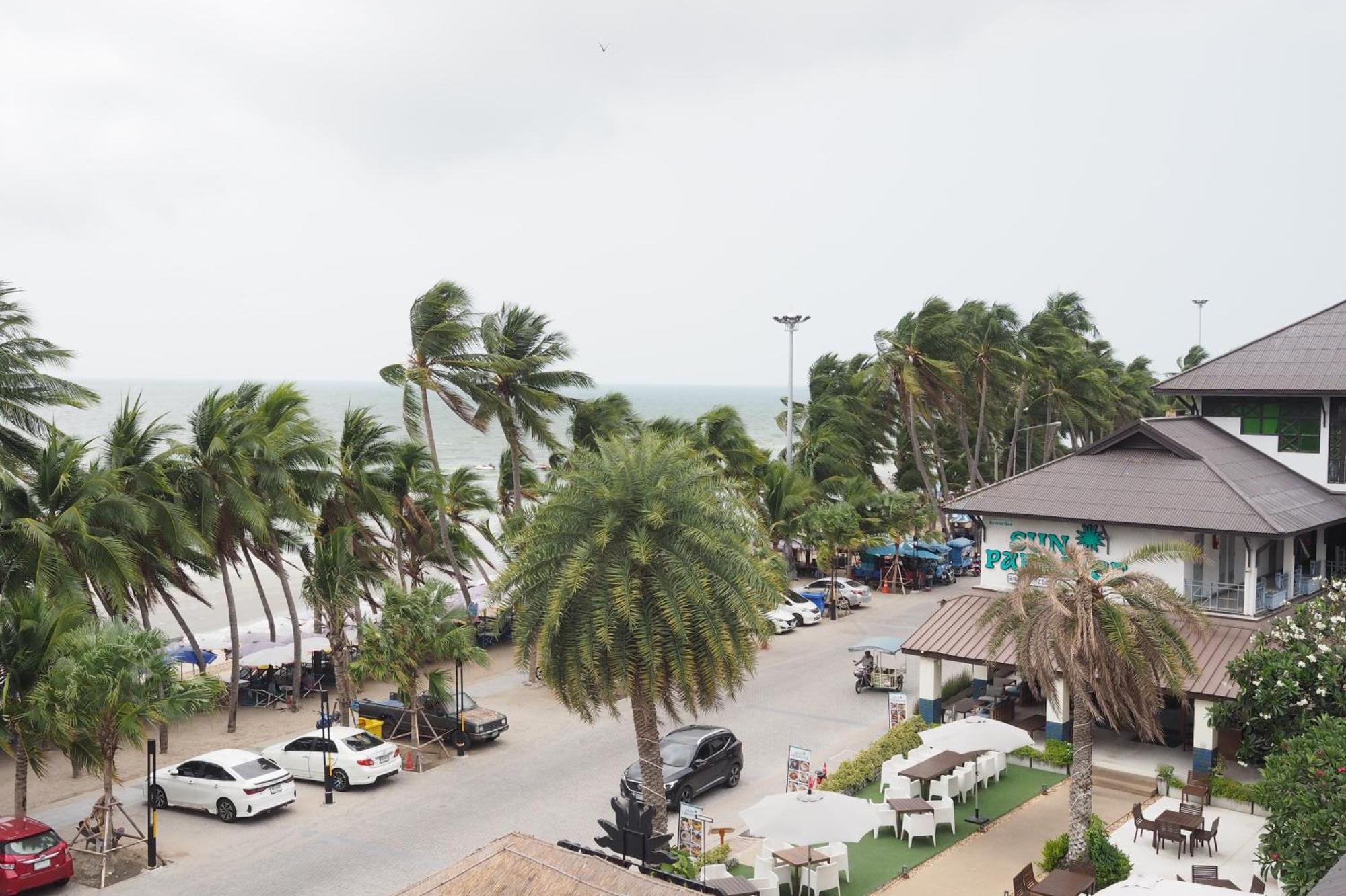 The Beach Bangsaen By Thanthita Next To Wonnapa Beach Free Disney Plus 外观 照片
