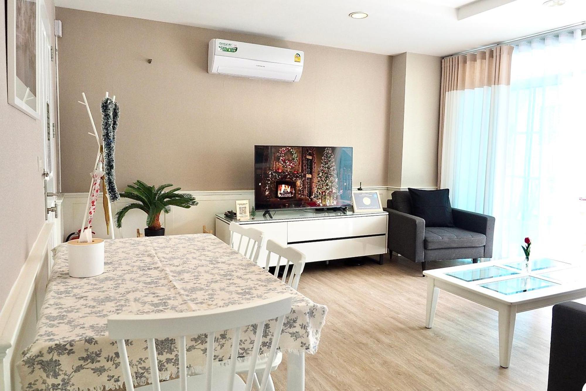 The Beach Bangsaen By Thanthita Next To Wonnapa Beach Free Disney Plus 外观 照片