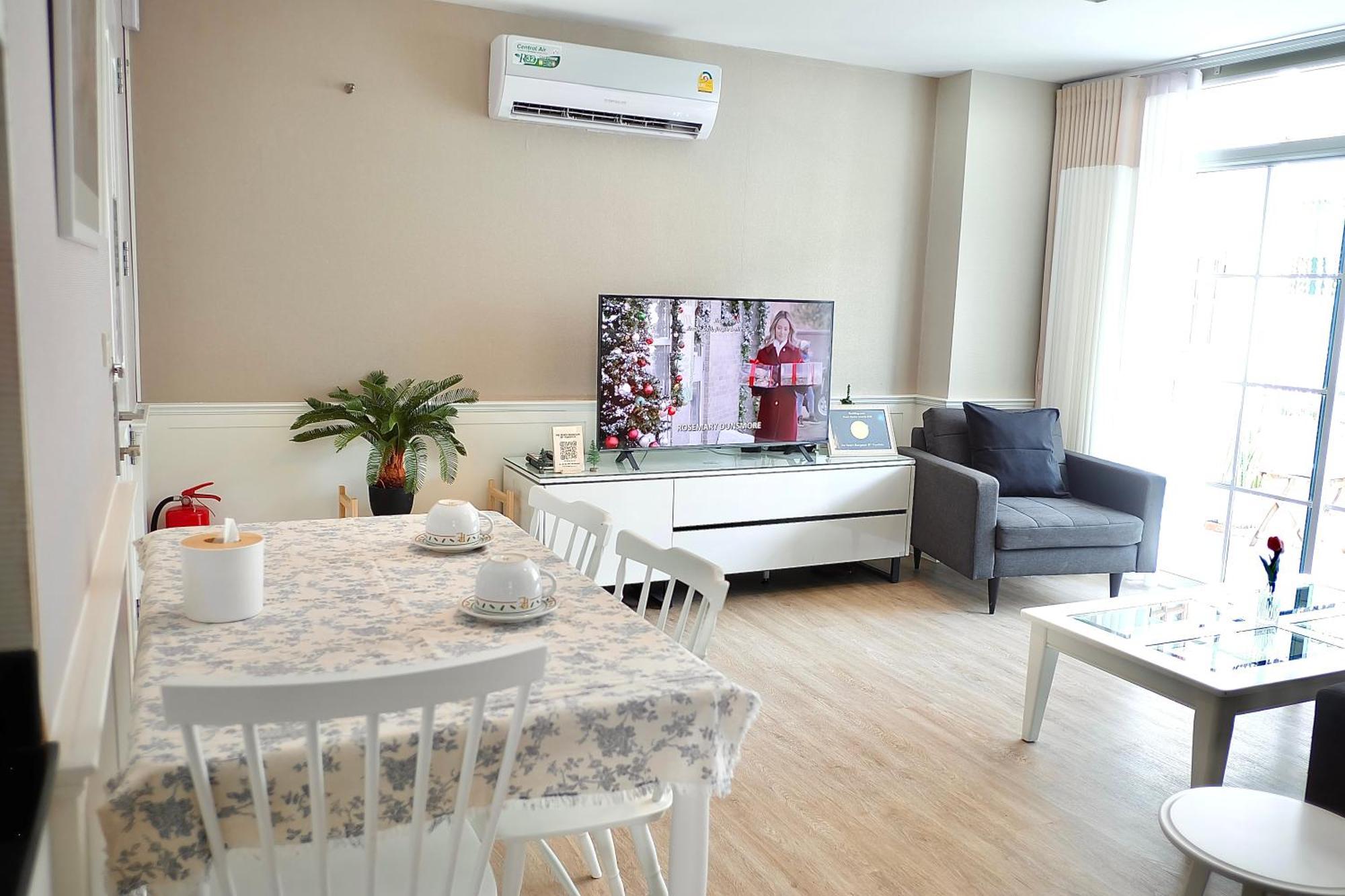 The Beach Bangsaen By Thanthita Next To Wonnapa Beach Free Disney Plus 外观 照片
