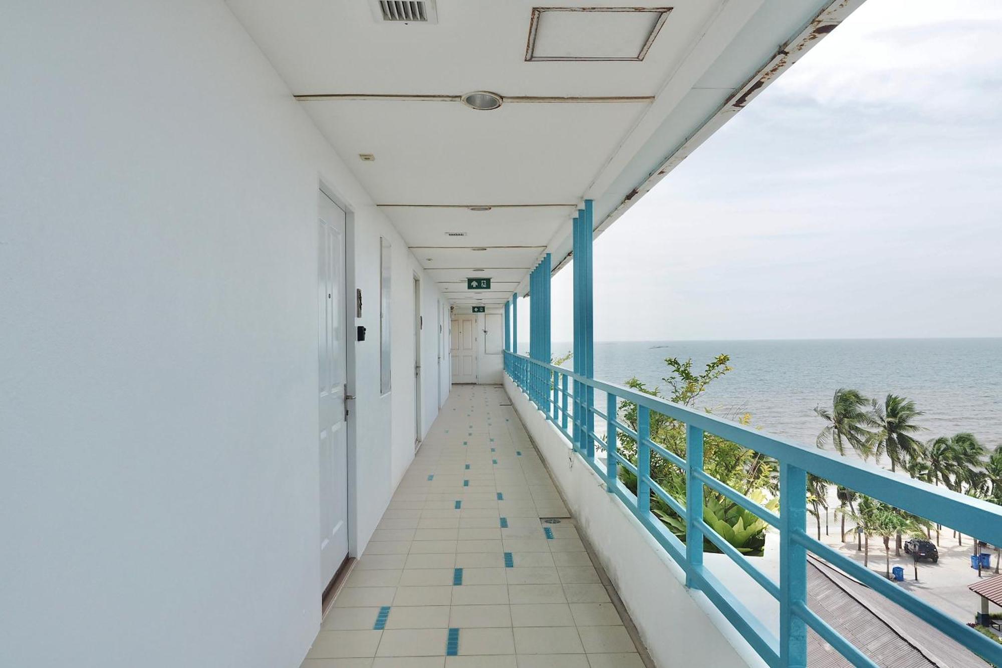 The Beach Bangsaen By Thanthita Next To Wonnapa Beach Free Disney Plus 外观 照片